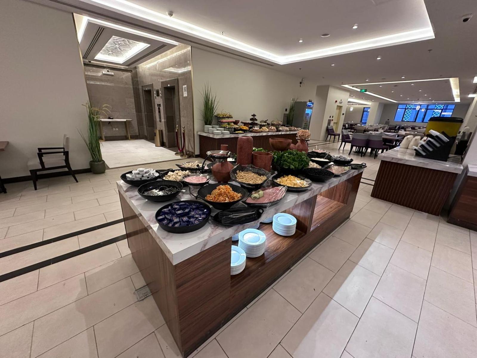 Diar Alkhalidiya Hotel Мека Екстериор снимка